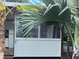 Palm lodge Faaa, ξενώνας στο Faaa