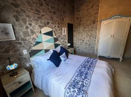 Suite Leonardo: Acogedor Espacio en ValQuirico, khách sạn ở Santeagueda