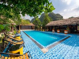 Trang An Eco Holiday Retreat, golf hotel in Ninh Binh