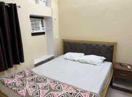 Stay in Someshwar, hotel s parkov&aacute;n&iacute;m v destinaci V&aacute;r&aacute;nas&iacute;