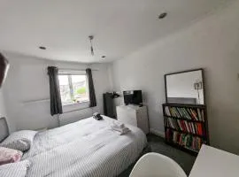 Fabulous room near Bournemouth Hospital