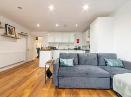Modern Top Floor Apartment