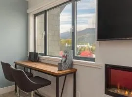 Black Tusk - Top Floor, Best Location, Mtn Views