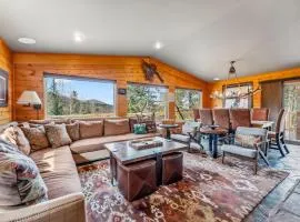 Tranquil 4BR on Peak 7 with Hot Tub Dog Friendly