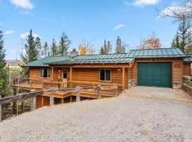 Tranquil 4BR on Peak 7 with Hot Tub Dog Friendly