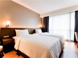 The Hotel at Acqua Residences Tower 2