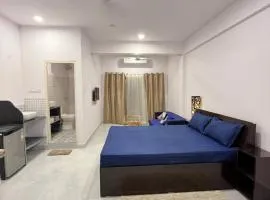 V R Holiday Home