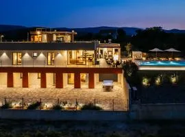 NEW Luxury Villa Colorful with 60sqm heated pool, jacuzzi, sauna, 6 bedrooms