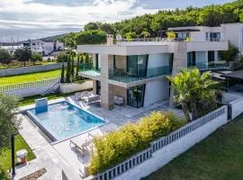 Luxury Villa Con Brio