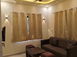 The Sharva 3 by Shiva stays with Open Air Bathtub, Close to Varca beach, hotel en Varca