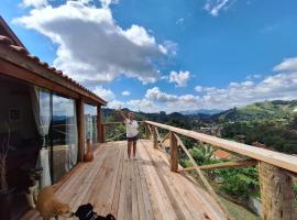 Charmosa Cabana Passarim, Gonçalves, Costas, hotel in Paraisópolis