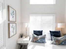 Beautiful Cottage on Historic Grounds