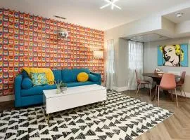 HostWise Stays - King Bed - Free Street Parking - Walkable Location