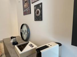 Luxury apartment with cozy furniture, hotel v destinaci Mawāliḩ