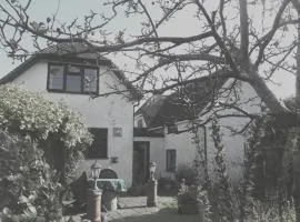 Cosy Cottage in Verwood, Dorset