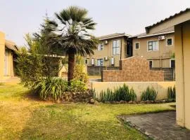 La Bronze Guest Lodge