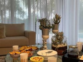 Luxurious Golf Villa with Pool, ξενοδοχείο σε Bouskoura