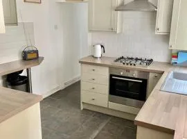 Whitstable Harbour - Superb 2 bed close to sea & town
