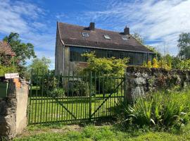 La Sitelle, belle maison proche Cluny - Cormatin, hotel en Burzy