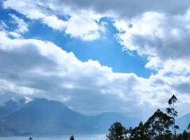 Yaktari Cabaña del Florecimiento Lago San Pablo