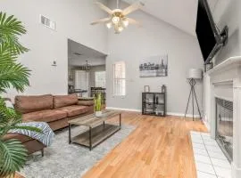 Charming Urban Family Home near Beaches & Downtown