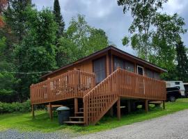 2 Bedroom Spruce Cabin In Voyageurs National Park, khách sạn ở Kabetogama