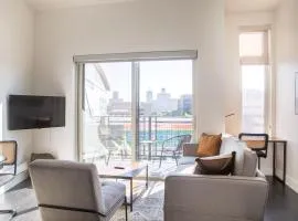 Modern Studio Apt with Rooftop, Gym, and Parking