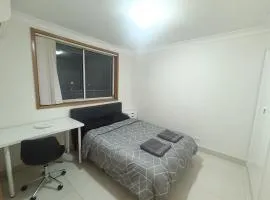 Spacious Queen Room in Large, Two Story Home - GB