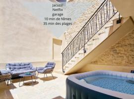 Maison de ville, Jacuzzi,garage, hotel i Bernis