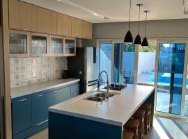 Casa piscina MAJU, hotel en Imbé