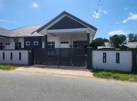 Homestay Irdina Adryana Free Wifi
