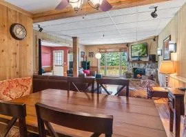 LB105B Cozy Condo Sleeps 6 WiFi Gated Parking NICE