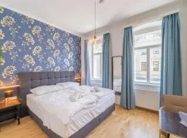 josef's home I Kolibri Studio I near UNO & VIC