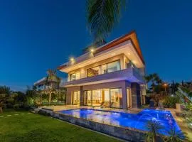 Villa Talia, Luxury Stay, Golf & Lake View