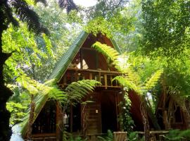 tropical garden homestay, chata v destinaci Lien Khuong Airport