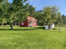 Beautiful Home In Vålberg With Wifi