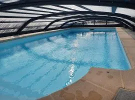 Appartement proche du lac ,piscine ouverte de mars a octobre