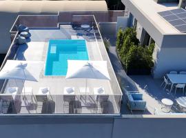 Green Park Penthouse Suite & Pool - Heated Pool -, Hotel in Bari