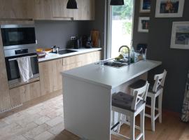 Monastery Garden - 2 single and little rooms - bed & free breakfast - shared accomodation where landlord lives, Privatzimmer in Wezembeek-Oppem