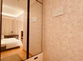 Leela Bhartiya city - luxury apartment, hotel in Bengaluru