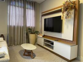 Apto no centro de Maringa com garagem, sme&scaron;taj sa kuhinjom u gradu Maringa