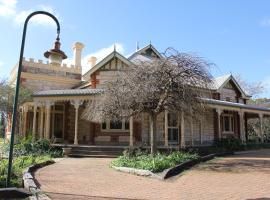 Cockburn House, ξενοδοχείο με πάρκινγκ σε Jamestown