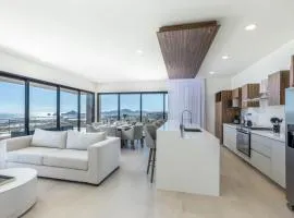 Cabo PH Stunning Rooftop with Jacuzzi