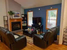 Serene Rustic Retreat with Lake