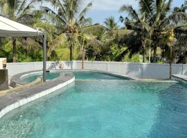 Sanava Balian, hotel com piscinas em Balian