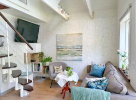 The Blomsholm Cabin - Recharge Your Electric Car, chata v destinaci Str&ouml;mstad