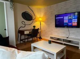 Stylish 1-BDRM Prime Location, Unit 2