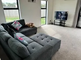 Location ,location sunny house in rolleston