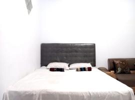 Tuwel에 위치한 호텔 Villa Cahaya 3 Guci Mitra RedDoorz