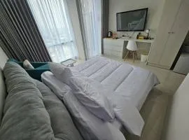Green Sedayu Apartment Deluxe by Ellison